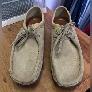 Clarks Wallabe Pale Grey Suede Men’s 9